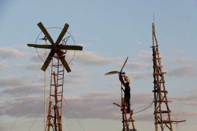 Menino de 14 anos cria moinho de vento e leva energia para sua família -  Unimed